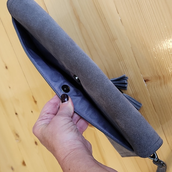 White House Black Market Envelope Clutch Wristlet Handbag Gray Suede - Picture 5 of 12